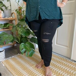 🖤👖TORRID Black Jeans Distressed